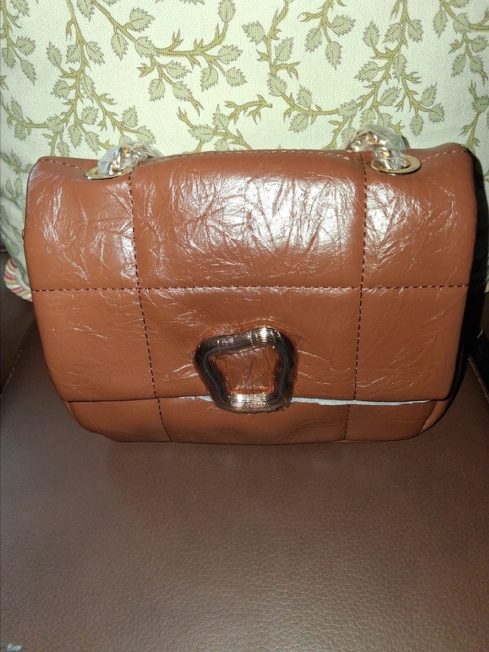 Newbella crossbody bag very beautiful.